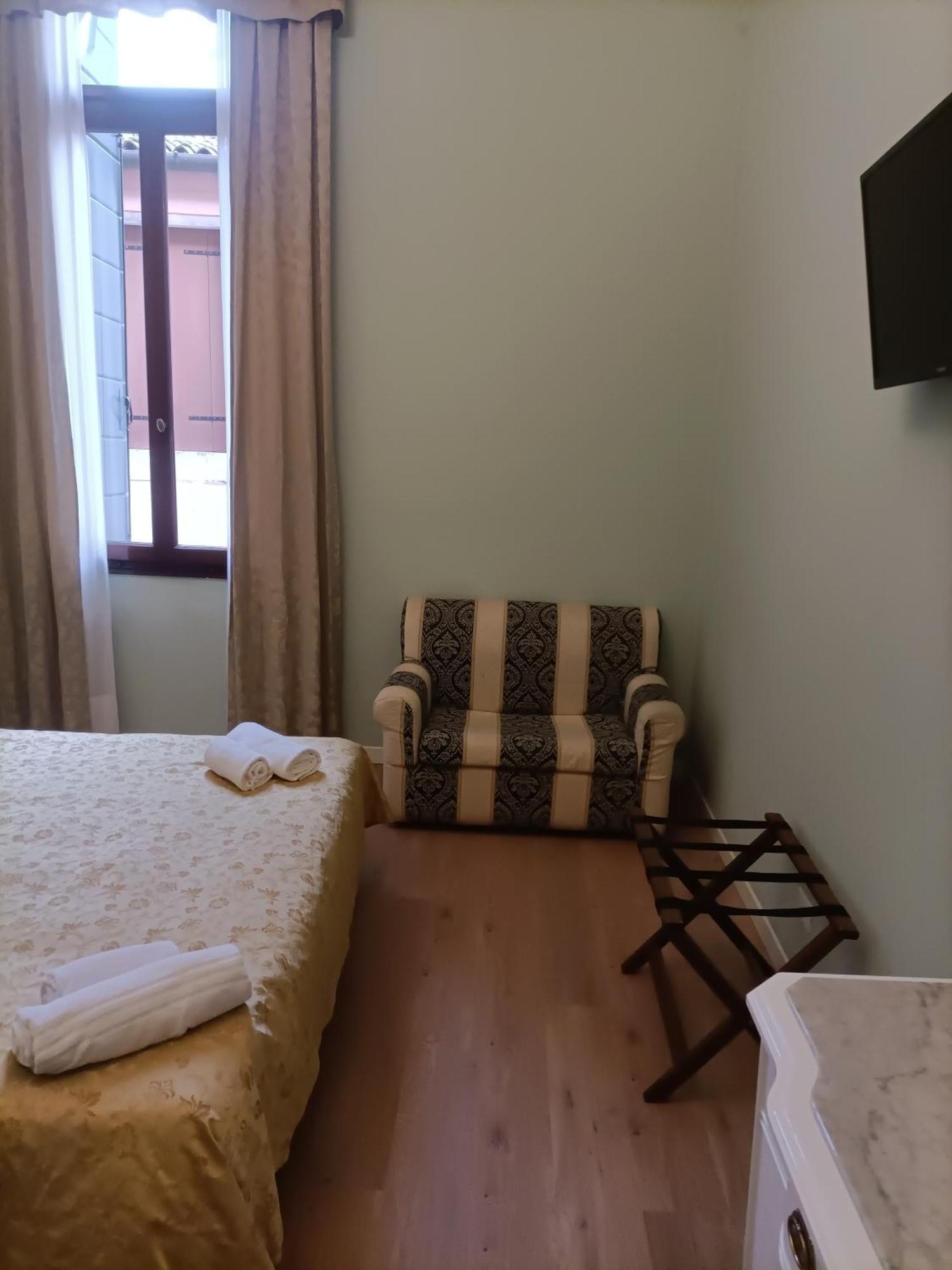 Palazzo Lion Morosini - Check In Presso Locanda Ai Santi Apostoli Veneza Exterior foto