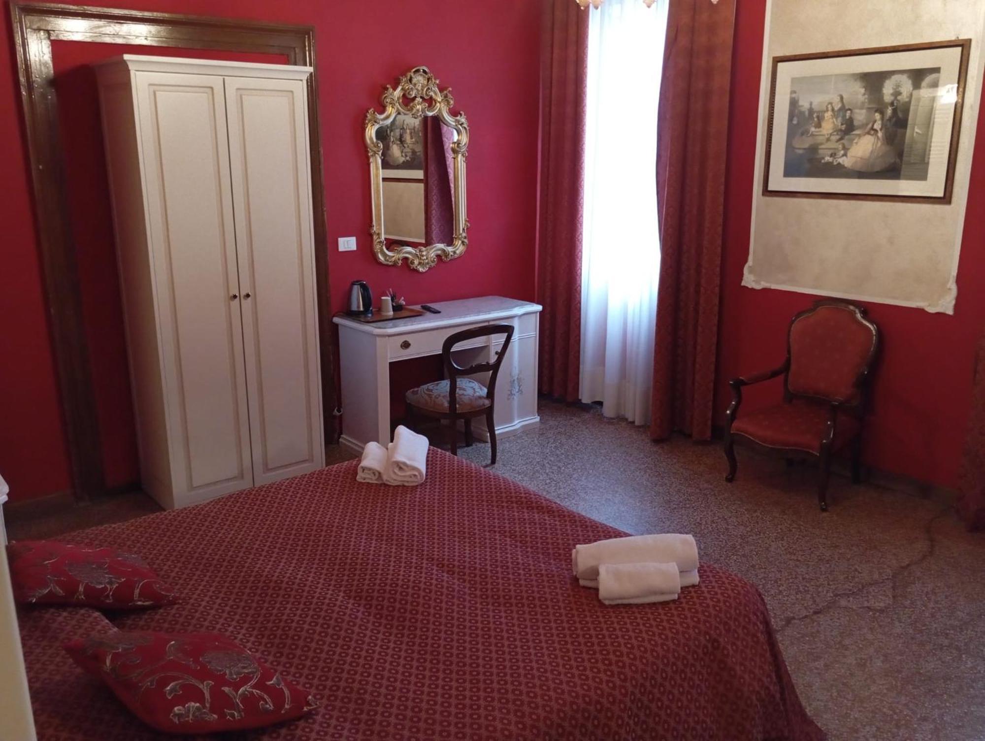 Palazzo Lion Morosini - Check In Presso Locanda Ai Santi Apostoli Veneza Exterior foto