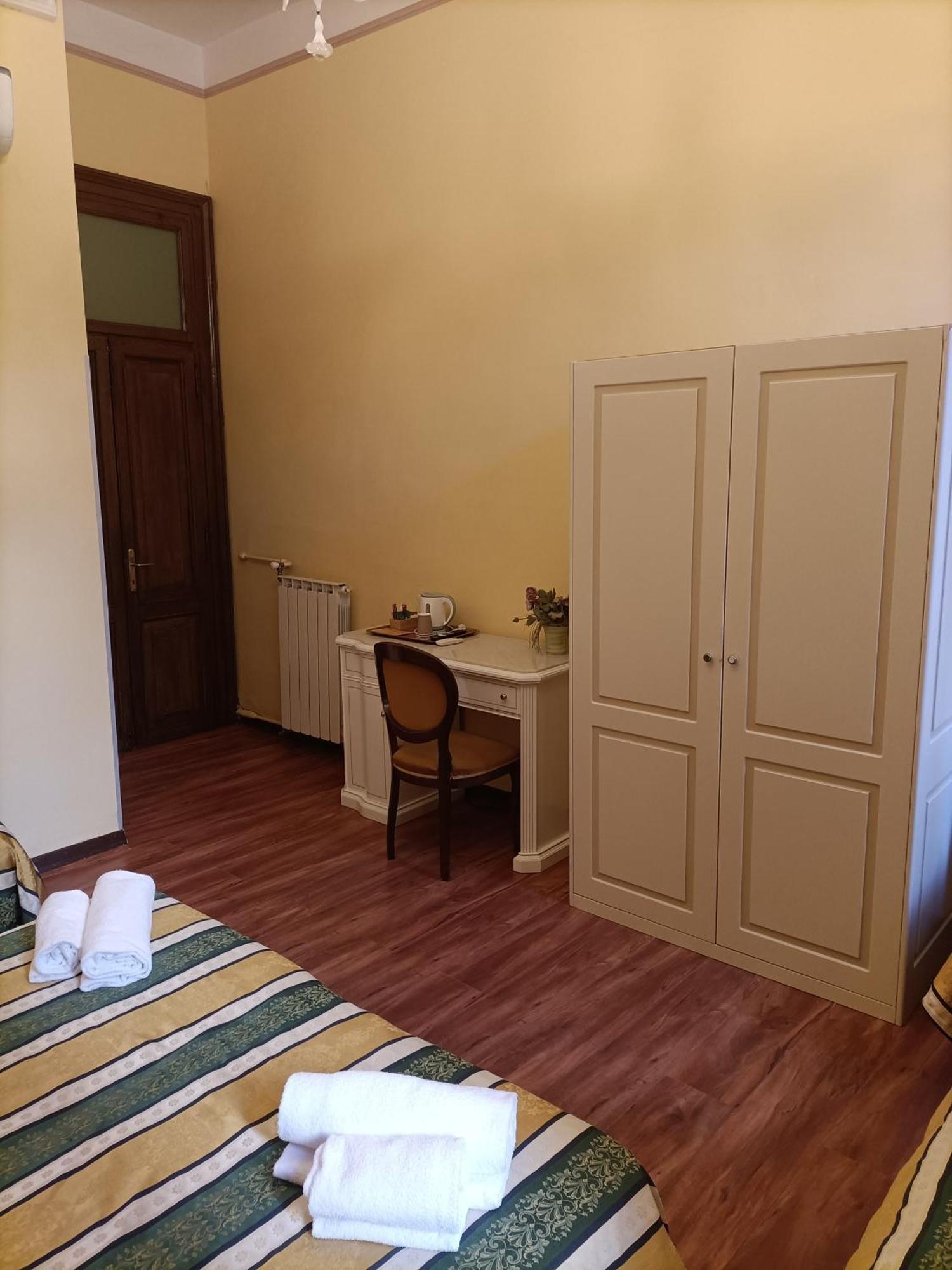 Palazzo Lion Morosini - Check In Presso Locanda Ai Santi Apostoli Veneza Exterior foto