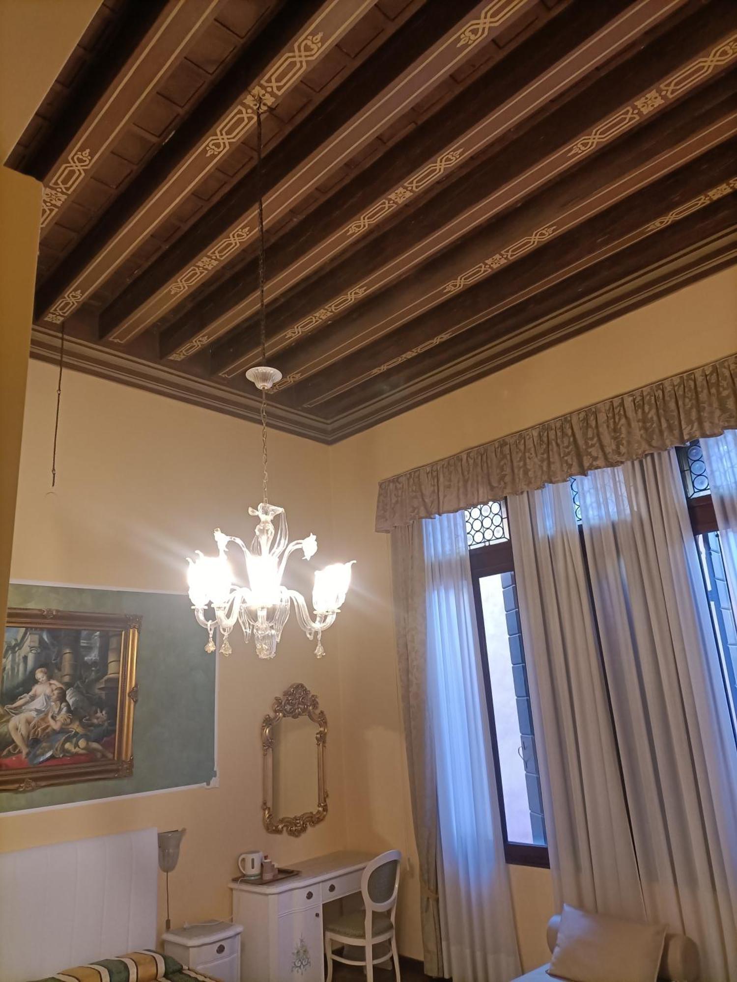 Palazzo Lion Morosini - Check In Presso Locanda Ai Santi Apostoli Veneza Exterior foto